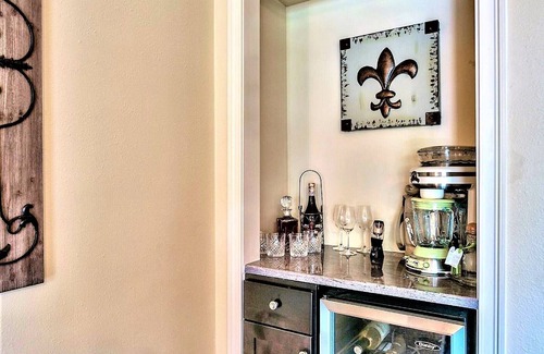 Sandestin Villa | BRAND NEW 2024 6 passenger GOLF CART! Lake views! 3 Minutes to BEACH! NEW FLOORS