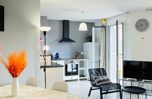 Antibes Old Town Apartment | Brand New 2BR Apartment Old Town Antibes w/Parking