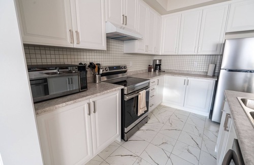 Thorold House | BRAND NEW 3 bedroom house minutes from Niagara Falls