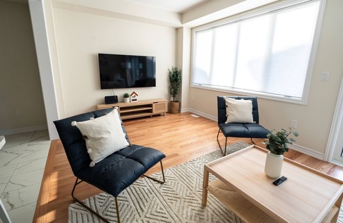 Thorold House | BRAND NEW 3 bedroom house minutes from Niagara Falls