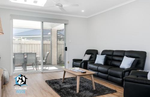 Encounter Bay House | Brand New 3BR So Close to Sea and Lake