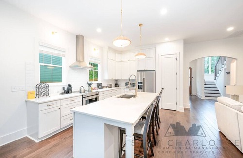 Enderly Park House | Brand New!-4Bd-3 Min to Uptown-City Views!