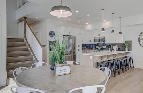 St. George House | Brand New | 5 Bedrooms | Mini Golf | Heated Pool | Lazy River | CB