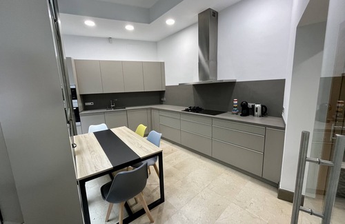 El Arenal House | Brand New Amazing House by Cathedral/giralda +pool