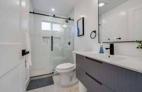 Sunnyvale West House | Brand New Apt W Parking Blocks From Downtown- A