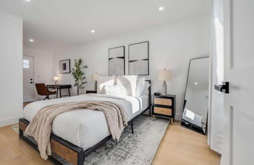 Sunnyvale West House | Brand New Apt W Parking Blocks From Downtown- B