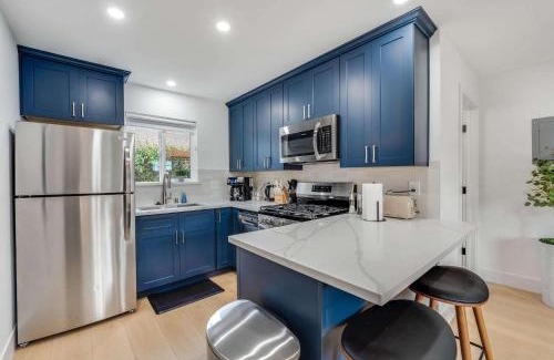 Sunnyvale West House | Brand New Apt W Parking Blocks From Downtown- B