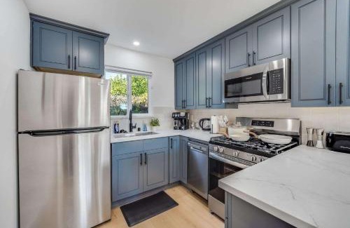 Sunnyvale West House | Brand New Apt W Parking Blocks From Downtown- C