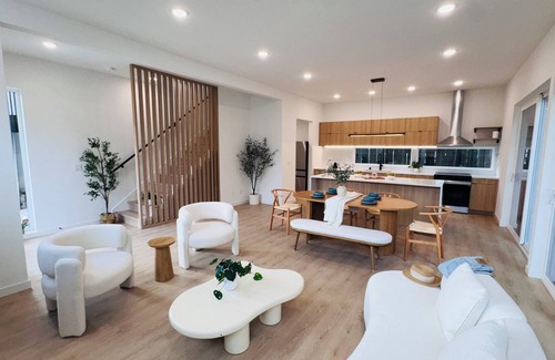 Northgate House | Brand New Architecture Gem 3BR House +SPA Bathroom