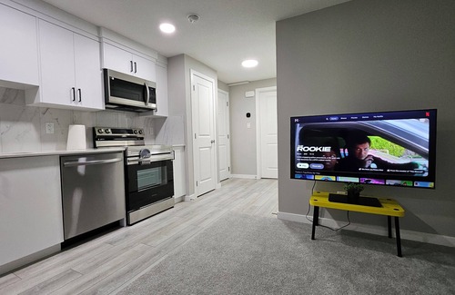 Silverado Apartment | Brand new basement suite, Spruce Meadows Place + 1000 Mbps Superfast Wifi