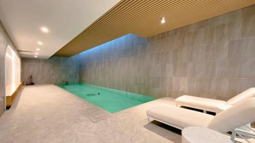 Box Hill Apartment | Brand New Box Hill Central Executive w pool+gym