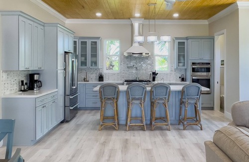 North Palmetto Point House | Brand New Oceanfront Home located in the heart of Central Eleuthera W/Generator