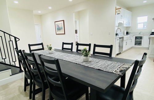 Santa Ana House | Brand new built 2022, 15 mins to Disneyland