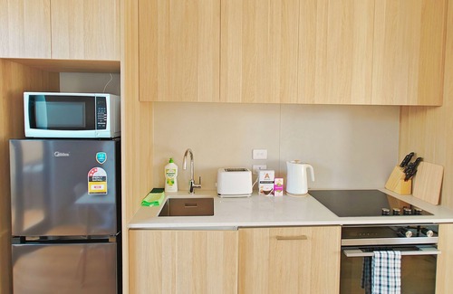 Grey Lynn House | Brand new central modern townhouse with garden and patio and free parking