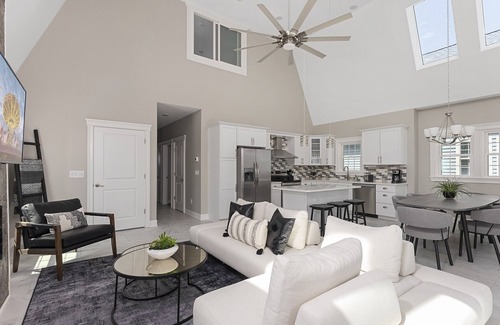 North End House | Brand New Construction on Beach Block w/Parking