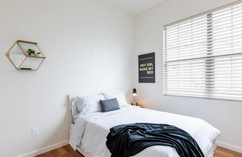 Lomita House | BRAND NEW - Cozy, Central, Private, All Amenities