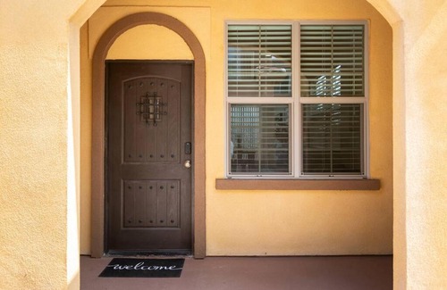 Lomita House | BRAND NEW - Cozy, Central, Private, All Amenities