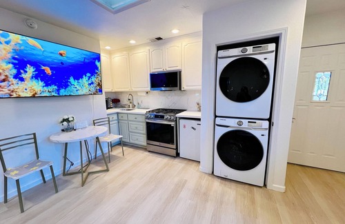 Menlo Park House | Brand-new deluxe guesthouse with king bed in MPK, 1mi to Meta, 3mi to Stanford