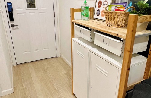 Menlo Park House | Brand-new deluxe guesthouse with king bed in MPK, 1mi to Meta, 3mi to Stanford