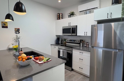Central Okanagan House | Brand-New! Elegant Escape – Near Pristine Lakes, Wineries, Golf & Trails
