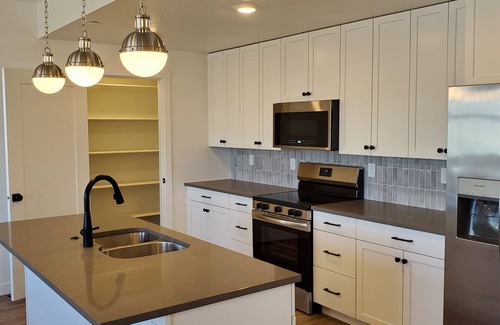 St. George Condo | Brand new exquisite 2-bedroom condo with water park in St. George/Hurricane.