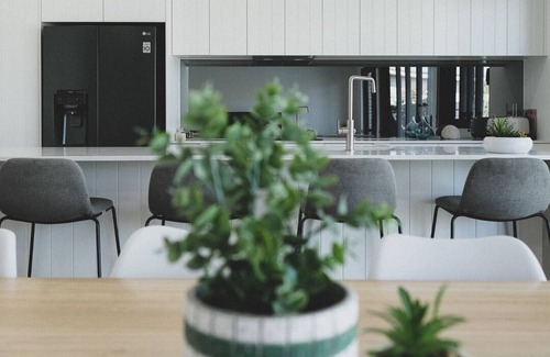 Rye House | Brand new family beach house, 150m from shops & beach with pool!