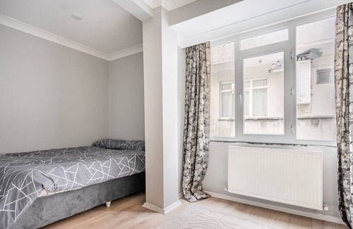Esenler Apartment | Brand New Flat with Balcony in Esenler