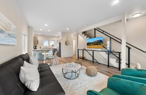Anacortes House | Brand New Fully Updated Condo 912 in Anacortes