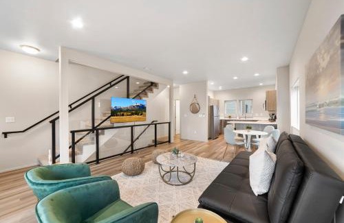 Anacortes House | Brand New Fully Updated Condo 914 in Anacortes