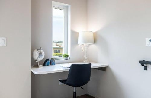 Anacortes House | Brand New Fully Updated Condo 914 in Anacortes