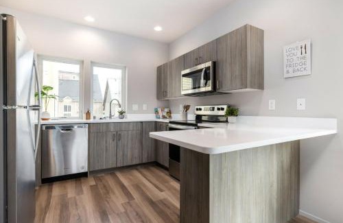 Anacortes House | BRAND NEW Fully Updated Condo 918 in Anacortes