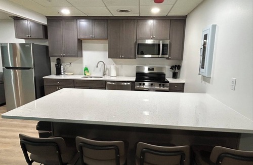 Sandusky Condo | Brand-New Gatekeeper Suite–Themed Getaway – Sleeps 12!