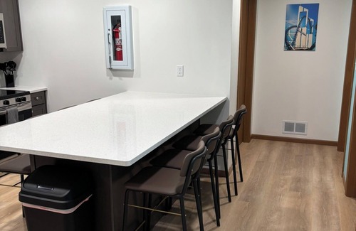 Sandusky Condo | Brand-New Gatekeeper Suite–Themed Getaway – Sleeps 12!