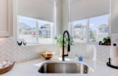 Midway House | Brand New GEORGEOUS single family home, just steps away from the Midway Crater