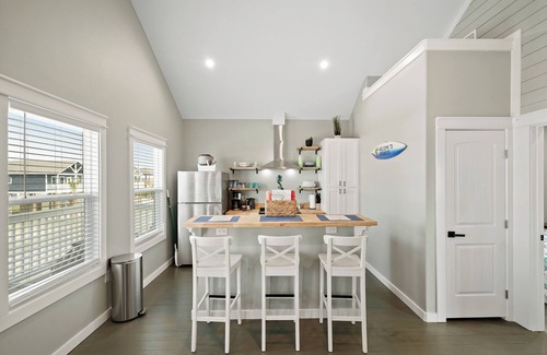 Caplen House | Brand New Home! Beach Views! Sleeps 6! Pets Welcome!