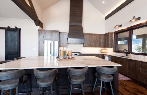 Columbine Lake House | Brand New Home Across from Purg - Awesome Views, Arcade Game, Hot Tub, AC