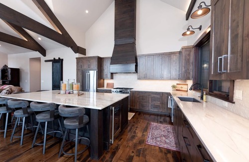 Columbine Lake House | Brand New Home Across from Purg - Awesome Views, Arcade Game, Hot Tub, AC