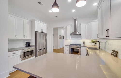 Old Town Bluffton House | Brand New Home in Old Town Bluffton. Walk to Promenade and May River