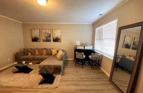 East Point Apartment | Brand NEW HOME mins to airport