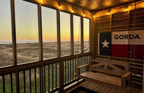 Matagorda House | Brand new home on the beach in Matagorda