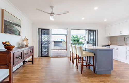 Taranganba House | Brand new home with enough space for the whole family.