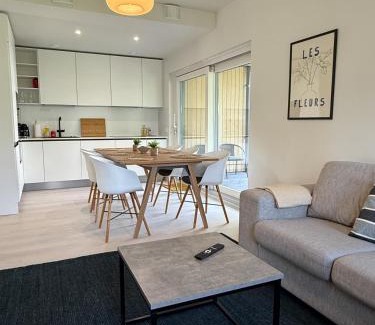 Vantaa House | Brand new house with four bedrooms, parking, sauna, patio