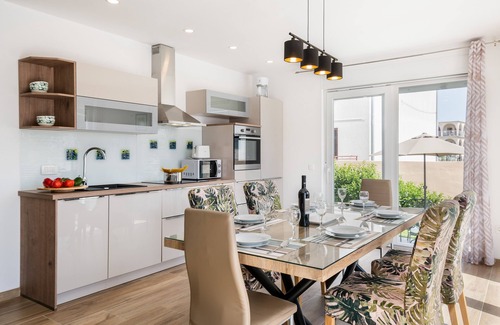 Pula House | Brand new house with swimming pool, two sleeping rooms, up to 6 people.