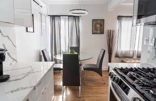 NoHo Arts District Apartment | BRAND-NEW INTERIOR 2BR APARTMENT COMPLETED RENOVATED/REMODELED IN 2022 with LARGE PRIVATE FENCED PATIO and PARKING (p59)