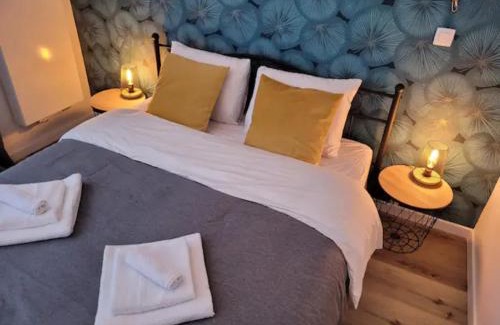 Brussels House | Brand new IRIS room with private bathroom and balcony