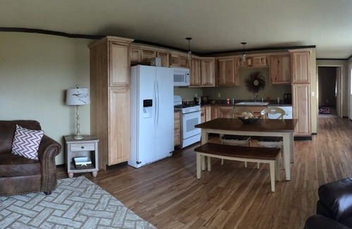 Nelchina Cabin | Brand New! Lake Front Rental With Mountain Views