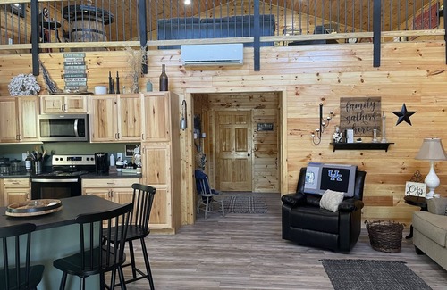 Bronston House | Brand new Lakehouse in Bronston 2 Bedroom with large loft