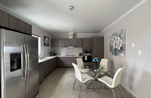 Oranjestad-West House | BRAND NEW LISTING Spacious family friendly townhome - steps from Eagle Beach