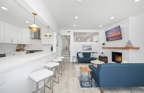 Santa Ana Heights House | BRAND NEW LOWER UNIT ON BEACH W/PATIO & FIREPIT