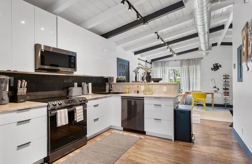 River Run Villa | Brand New Lux Private Retreat with Hot Tub - by HardRock,LasOlas,beach, airport